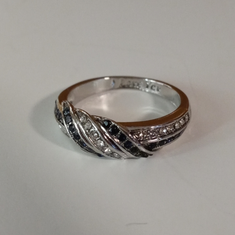 Costume Jewlery ring size 8 I love you inscription